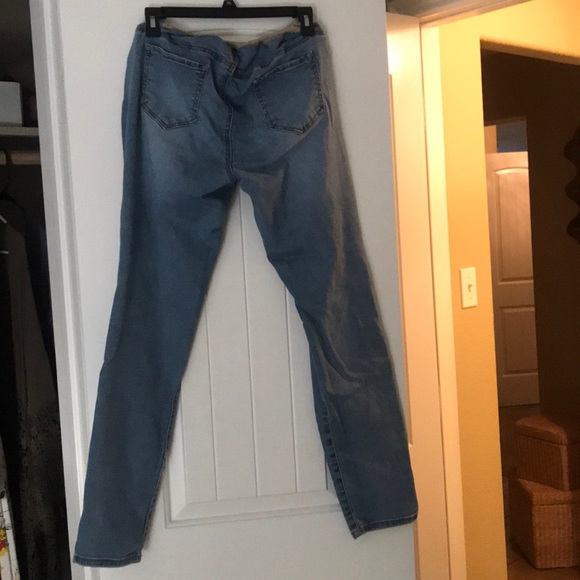 Maternity Jeans - Picture 2 of 4